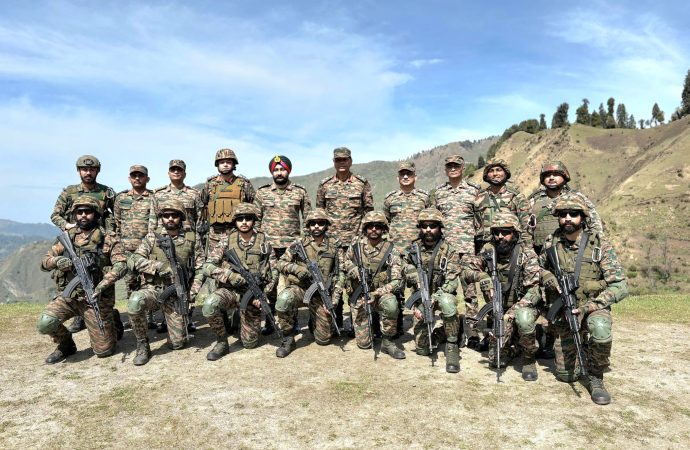 Army commander reviews operations in Poonch