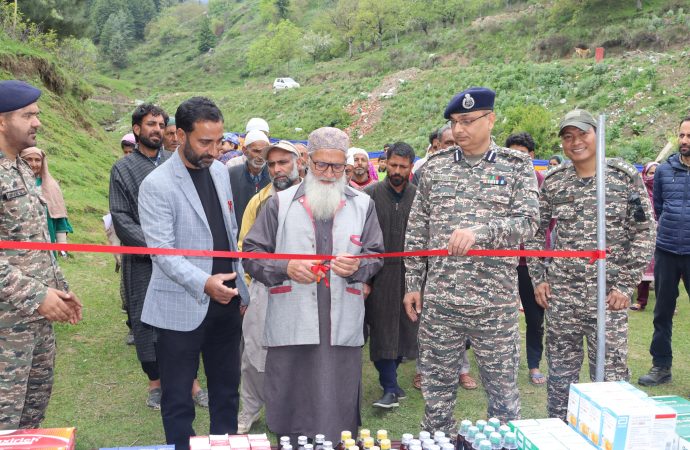 CRPF organises free medical camp in Baramulla, treats 300 residents