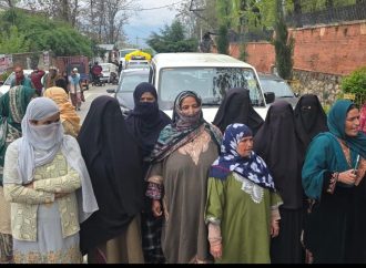 Midday meal cooks protest in Bandipora, seek wage hike, regular pay