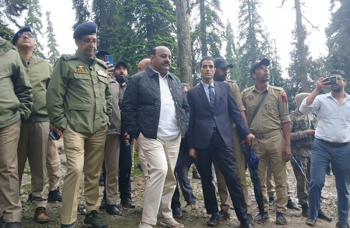 CM Omar deputes Deputy CM to Gulmarg to oversee rescue operation