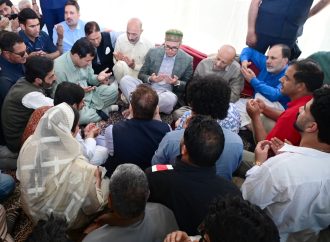 CM Omar visits MP Engineer Rashid’s residence, offers condolences on father’s death