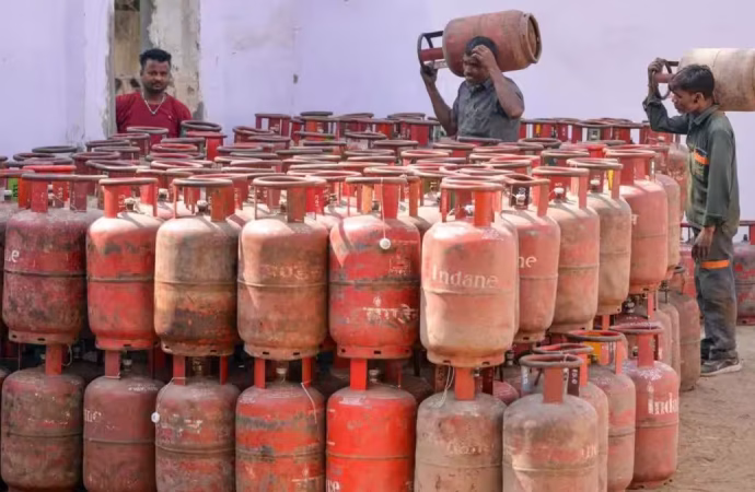 Fertiliser stocks comfortable, fuel supplies stable amid West Asia tensions: Centre