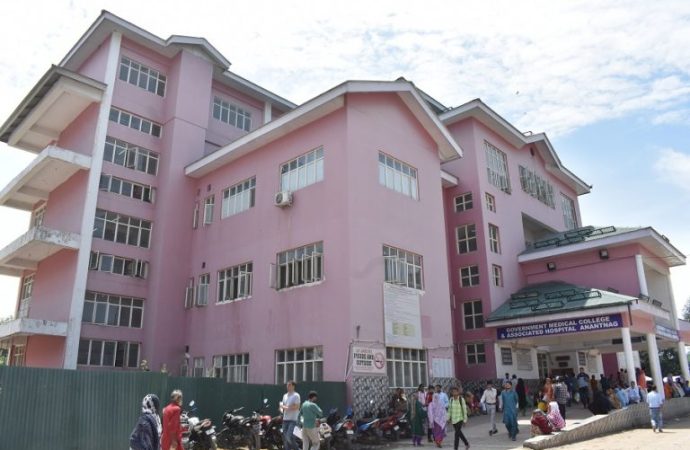 GMC Anantnag orders inquiry over alleged violation of college norms by students