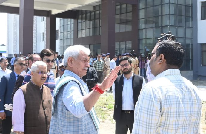 LG reviews Amarnath Yatra preparations, orders fast-tracking of pending works