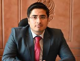 SMC Commissioner orders upgrade of facilities at Regal Chowk shopping complex