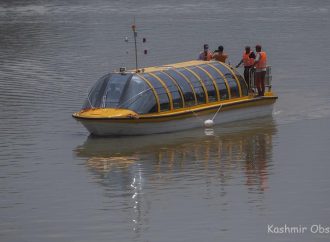 Srinagar on water