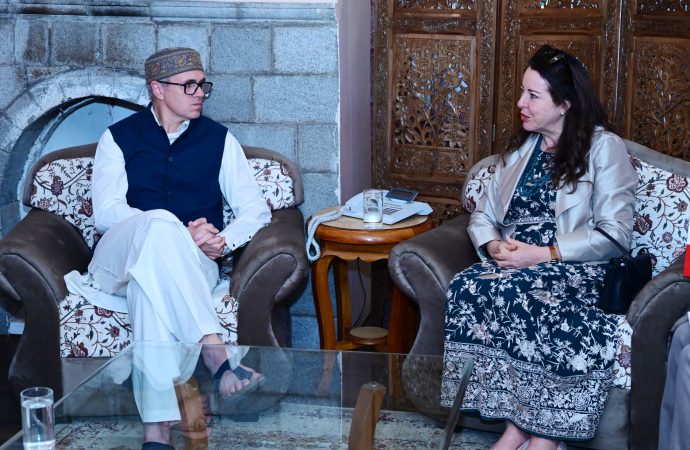 Swiss ambassador meets CM Omar