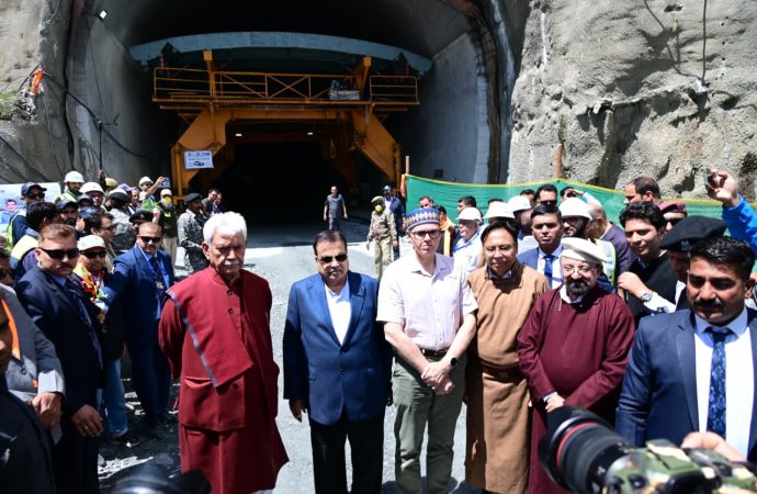 CM Omar, Union Minister Gadkari jointly inspect progress of Zojila Tunnel project