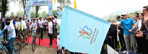CM Omar Abdullah flags off Cyclothon on World Bicycle Day