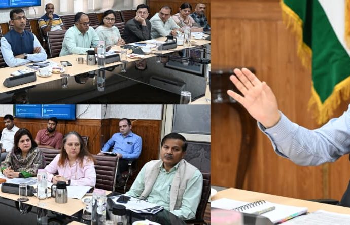 CS reviews impediments, steers measures to accelerate solarisation across J&K