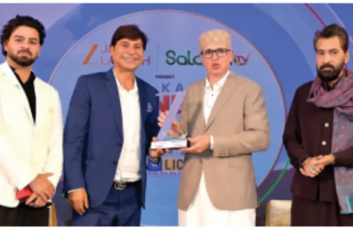 Doon School Srinagar receives best school award at Zee Media conclave