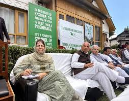 Mehbooba urges Kashmiris to use Amarnath Yatra as bridge-building exercise