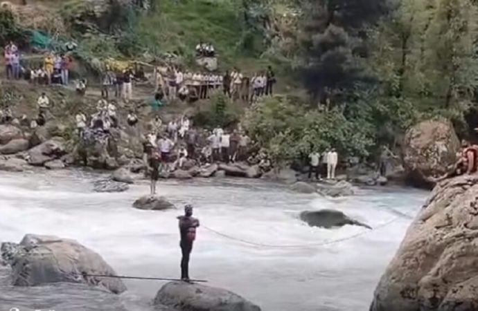 Srinagar man’s body recovered 6 days after he disappeared while saving son in Lidder River