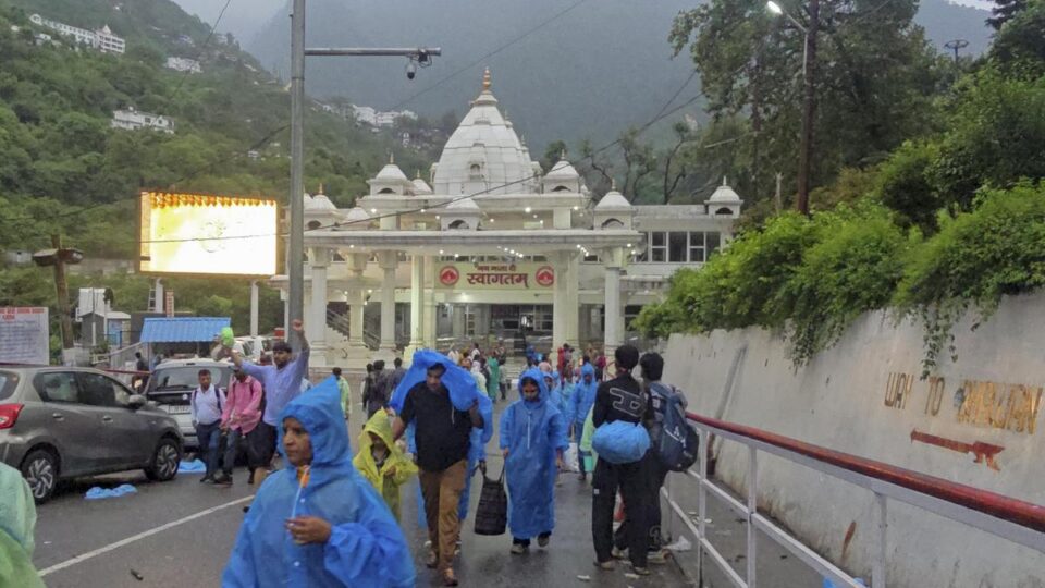 4 yatras suspended in J&K
