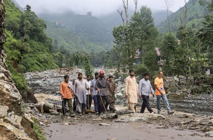 Fair weather aids flood recovery in Pir Panjal