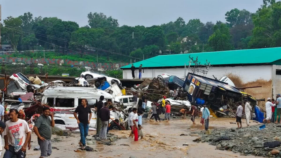 Flood threat grows across J&K, 17 dead in Pir Panjal