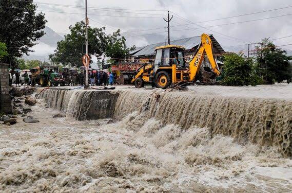 Mother-son duo dies in floods in Bandipora
