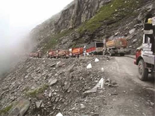 Srinagar-Jammu highway open, traffic slow